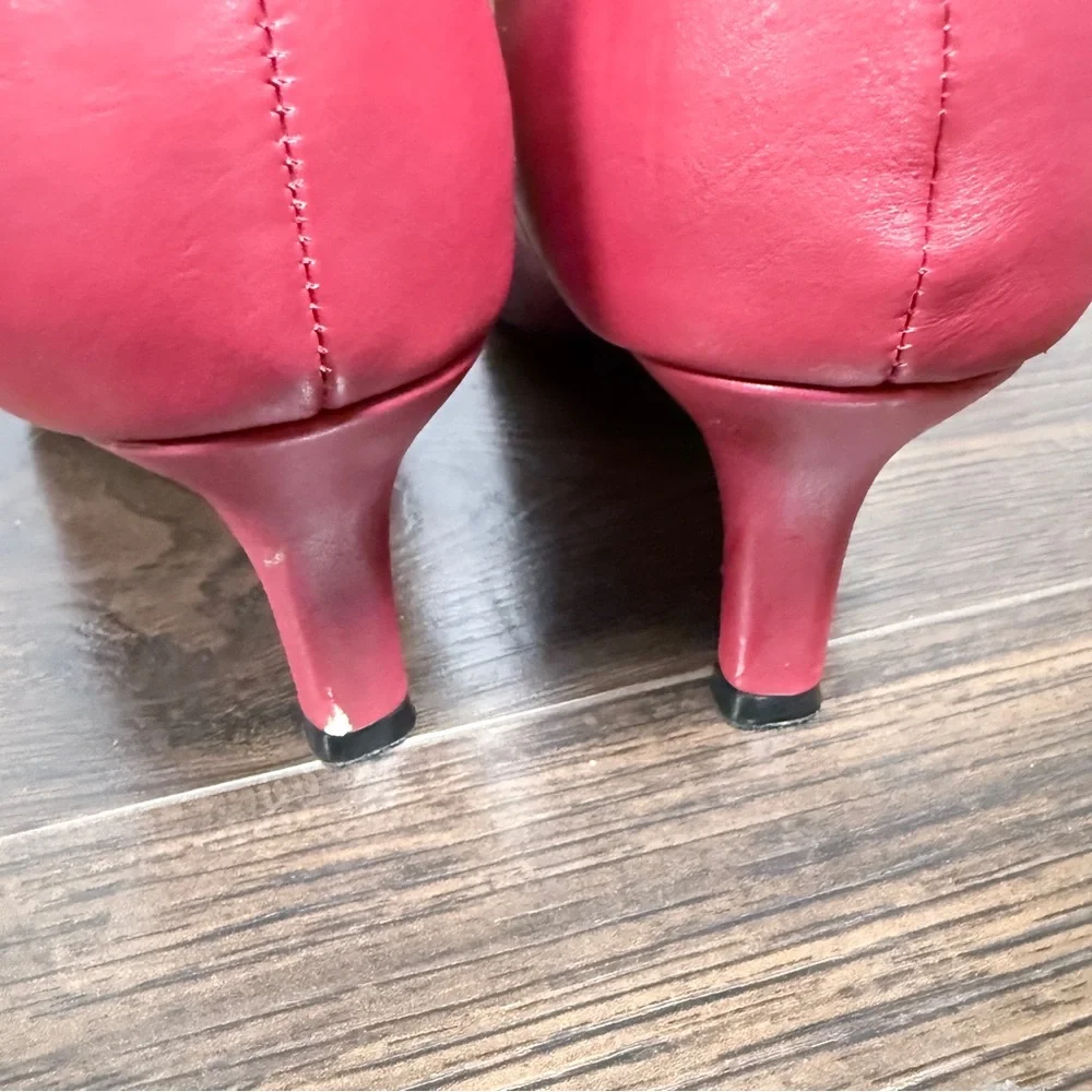 RAMPAGE RED MEDIUM HEEL BOOTIE SIDE ZIPPER.    MINOR SCUFFS SEE PHOTOS - Picture 7 of 10